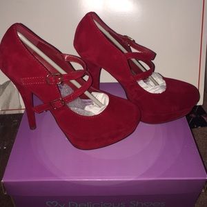 Red pumps