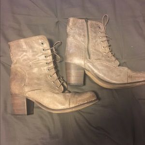 Great Condition Steve Madden Heeled Combat Boots!