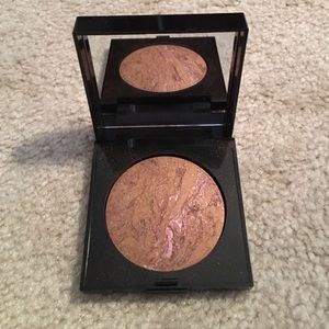 Laura Mercier baked blush bronze in Ritual