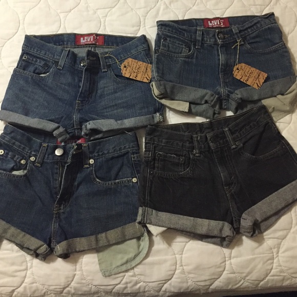 Bundle of 4 Levi Shorts
