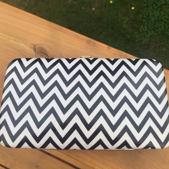 Merona black and white chevron wallet