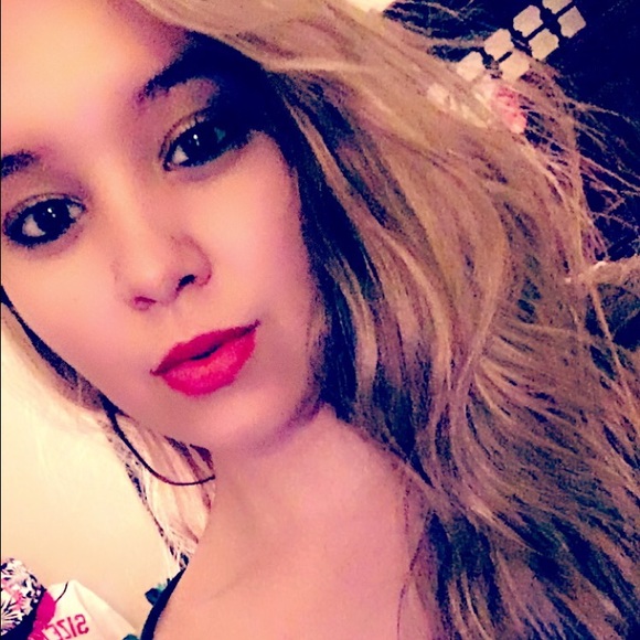 Meet your Posher, Rachel - Picture 2 of 4