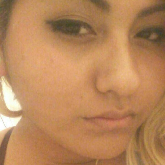 Meet your Posher, Olivia - Picture 1 of 1