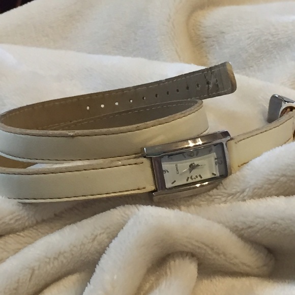 ⌚️💕VINTAGE💐LEATHER WRAP AROUND WATCH💕⌚️ - Picture 3 of 4