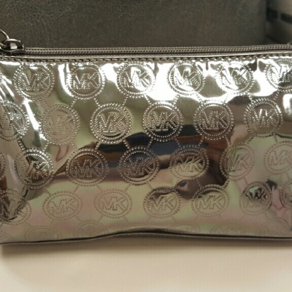 ***SOLD****Micheal Kors - Picture 1 of 3