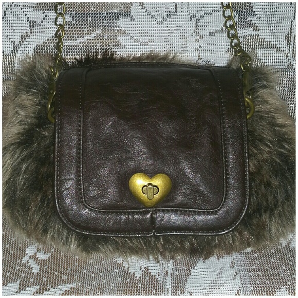 AMERICAN RAG FUZZY FUR CROSSBODY PURSE - Picture 2 of 3