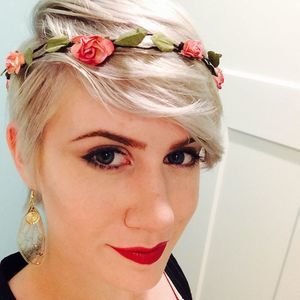 Meet your Posher, Caitlin