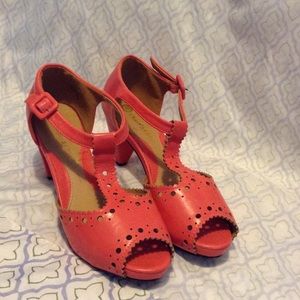 Chase & Chloe Mary Jane Kitten Heel