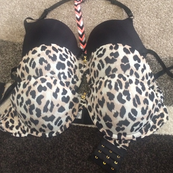 3 bras 2 cheetah 1 black with pink back