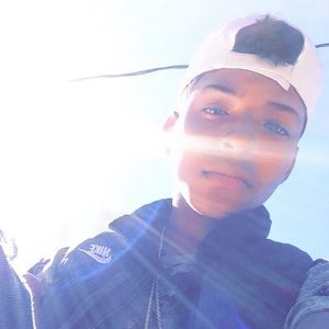 Meet your Posher, Devonte