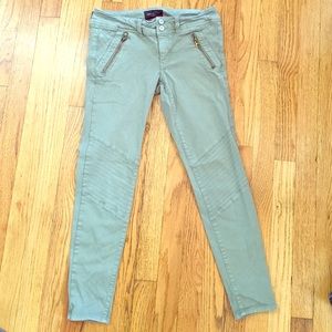 ✨Size 2 American Eagle super stretch jeans✨