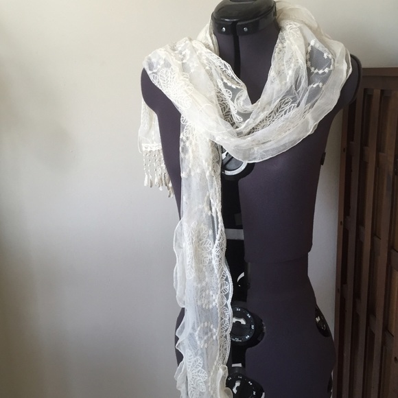 Lace Floral-Pattern Scarf - Picture 2 of 3