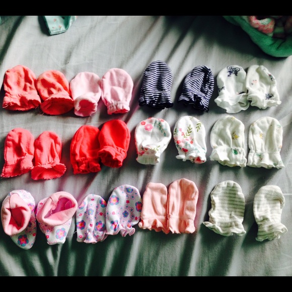 🔴HUGE BUNDLE🔴 BABY GIRL MITTENS