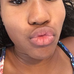 Meet your Posher, Maya