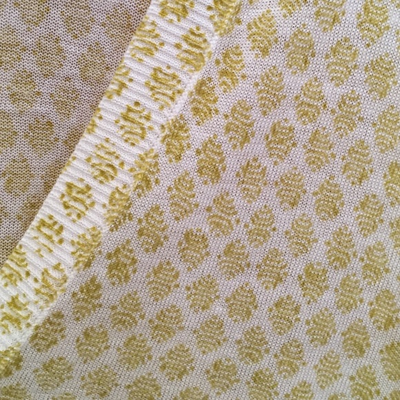 Cute Yellow Patterned Lightweight Loft Sweater - image 4