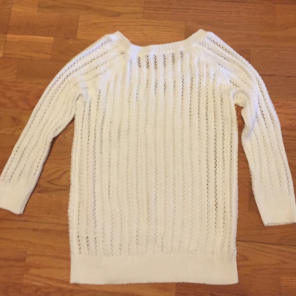 White long sleeve shirt with ⚪️ - Picture 3 of 4