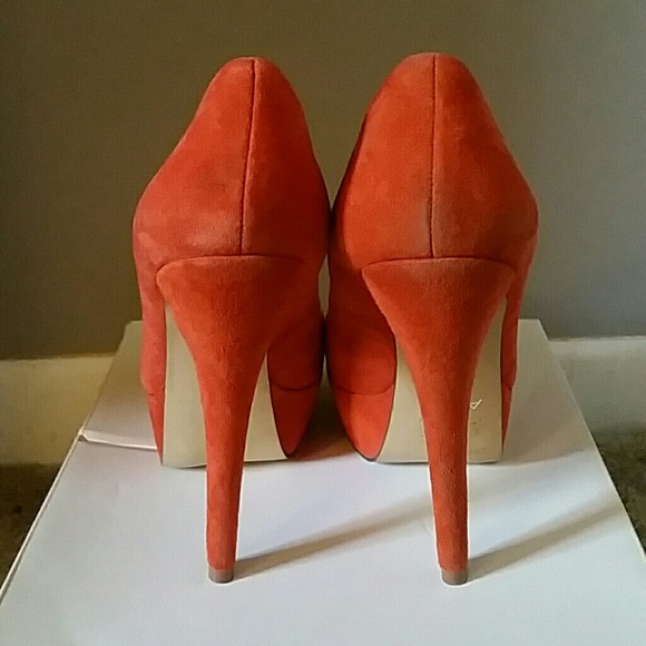 Heels - Picture 3 of 4