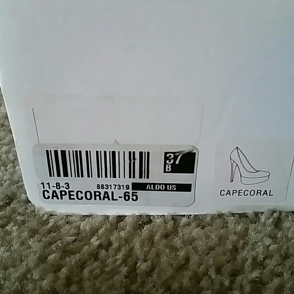 Heels - Picture 4 of 4