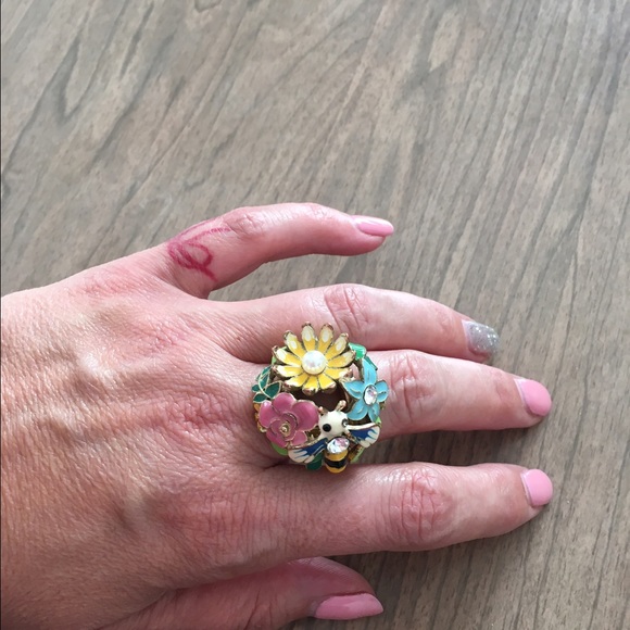 ~Floral & bee ring~ - Picture 2 of 2