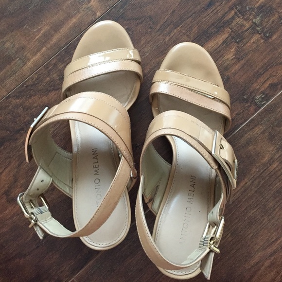 Antonio Melani wedges