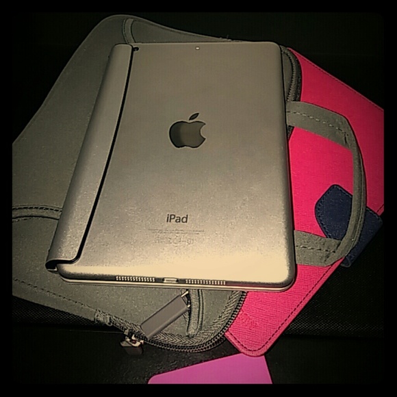 Ipad mini with accessories