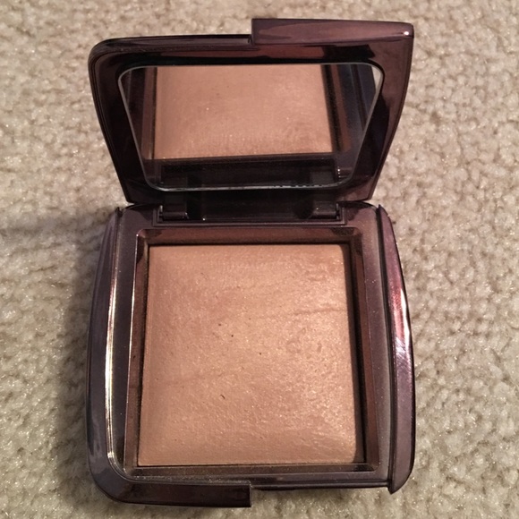 HOURGLASS Ambient lighting powder
