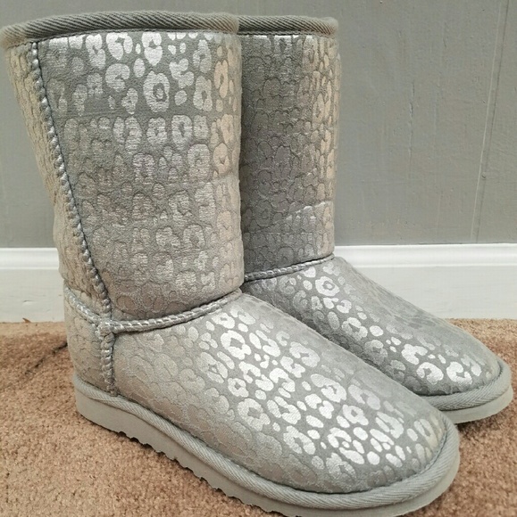 Aeropostale Grey Cheetah Boots