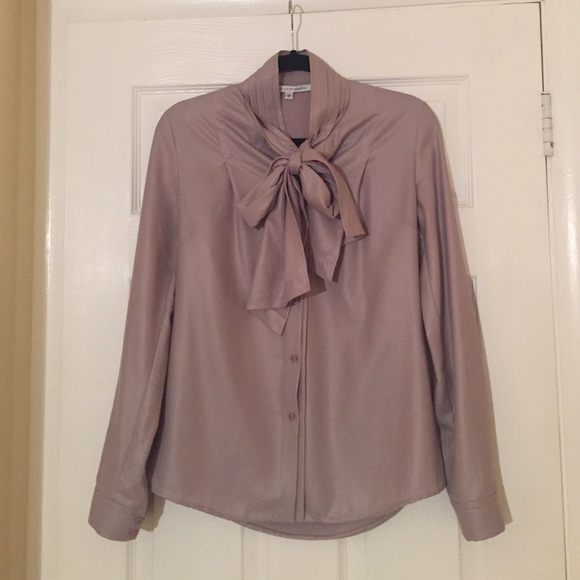 Long sleeve button down with necktie