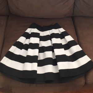 Express black and white striped skirt