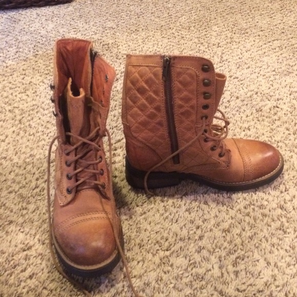Steve Madden Shoes - Steve Madden combat boots