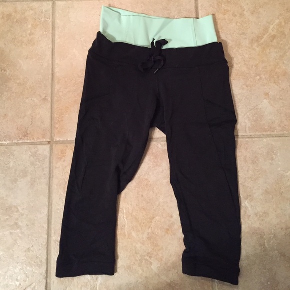 Lululemon Roll-Over Crop Pant