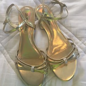 De Blossom Collection Gold Short Heels, 8.5