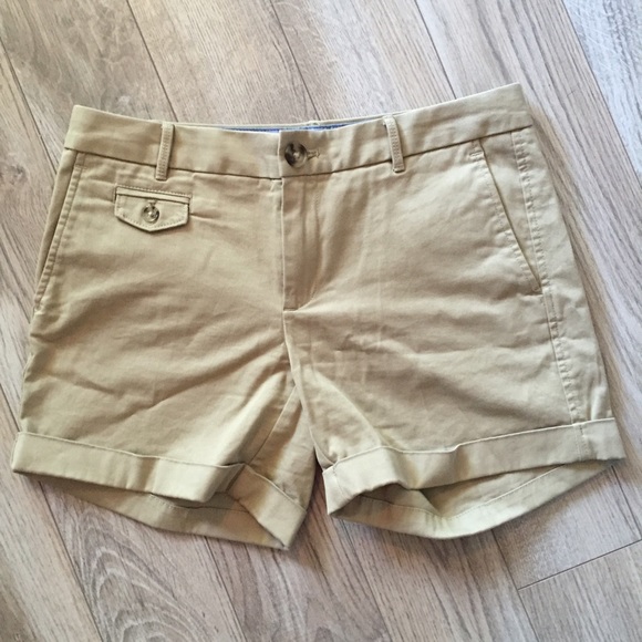 🍌Banana Republic City Chino shorts