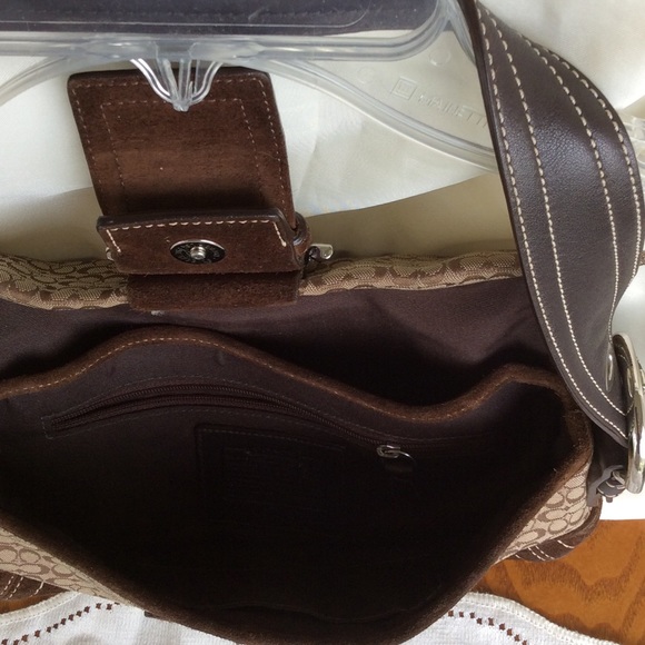 *** AUTHENTIC COACH BAG *** - Picture 3 of 4
