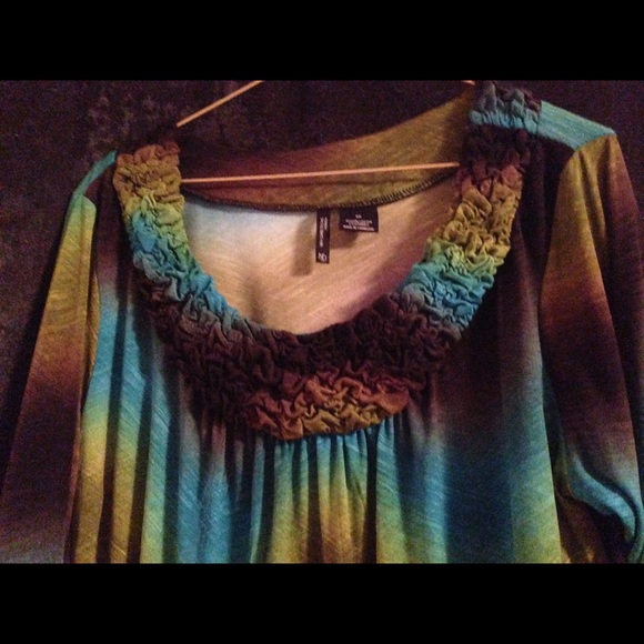 Multi colored top - Picture 2 of 3