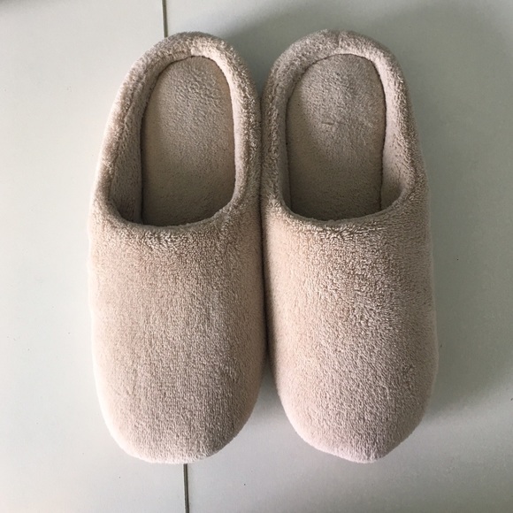 The Most Comfortable Slippers! - Picture 2 of 4