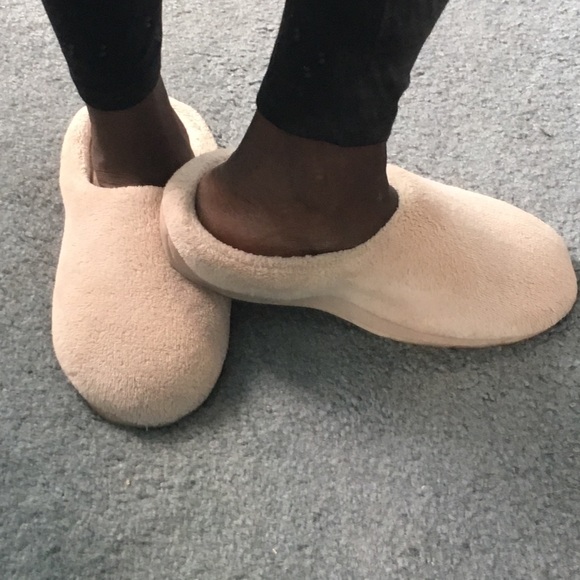The Most Comfortable Slippers! - Picture 4 of 4