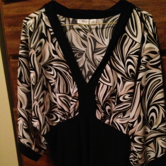 Beautiful top - Picture 2 of 3