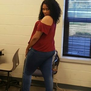 Meet your Posher, Courtney