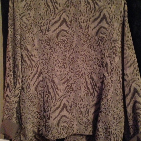 Tan/brown print button up jacket type top - Picture 3 of 4