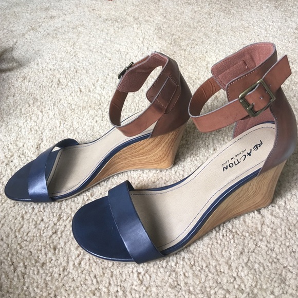 Wedge sandals