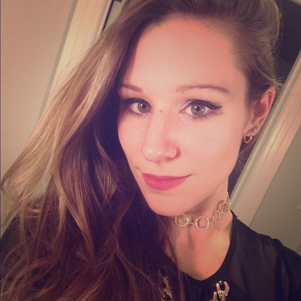 Meet your Posher, Brooke