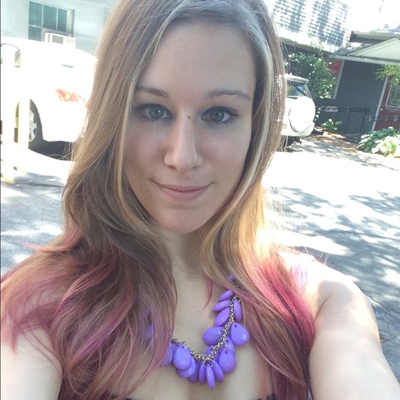 Meet your Posher, Brooke - Picture 3 of 4