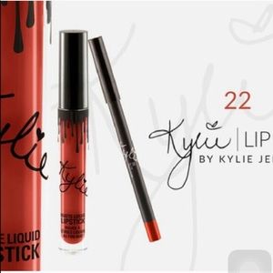 kylie lipkit in 22