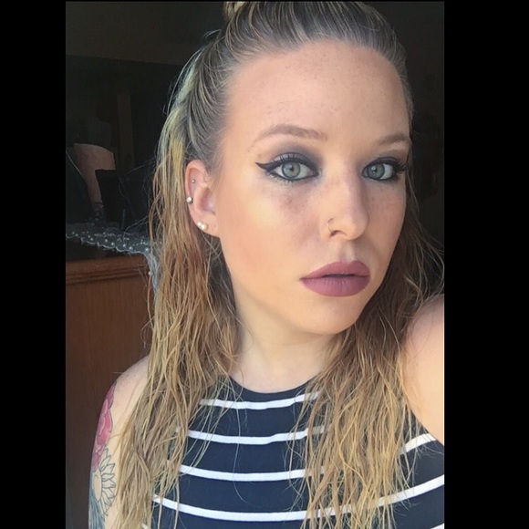 Hi guys I'm back 👏🏻