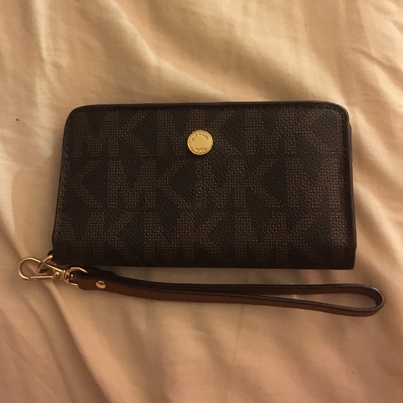 MK wallet with phone holder