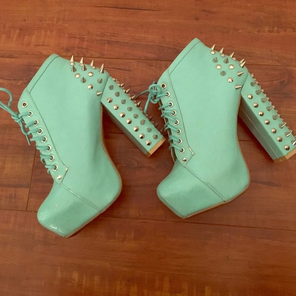 Studded booties ,💟 👠❤️ - Picture 3 of 6
