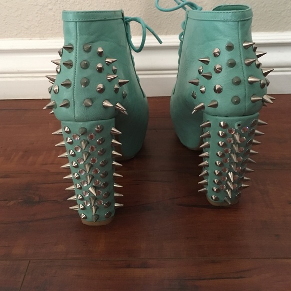 Studded booties ,💟 👠❤️ - Picture 6 of 6