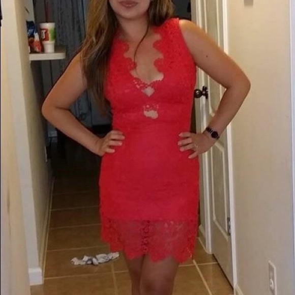 Lace bodycon dress - Picture 2 of 2