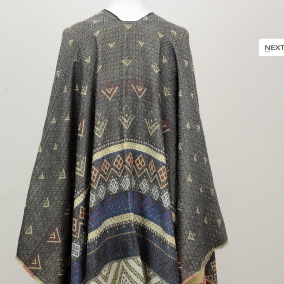 🎂 Anniversary Sale 🎂 Gray Multi Pattern Poncho - Picture 3 of 3